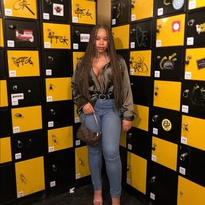 Meet your Posher, Adia